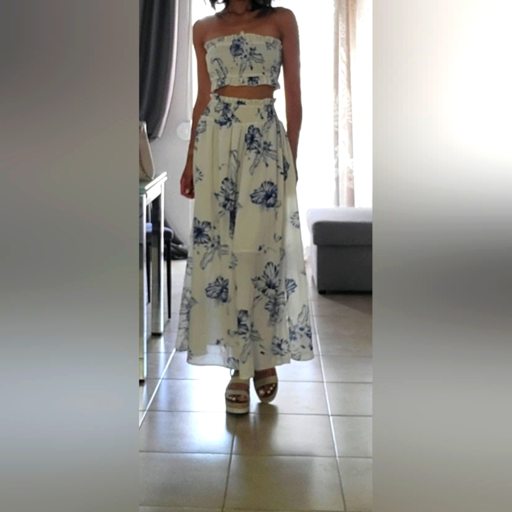 Two piece set of skirt